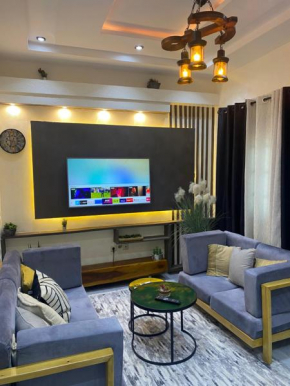 Emefa Room